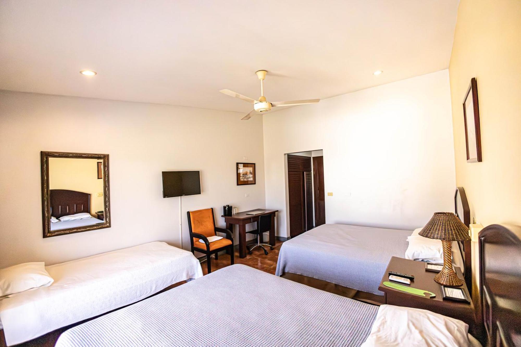 Hotel Cana Brava Inn Canas Exterior photo