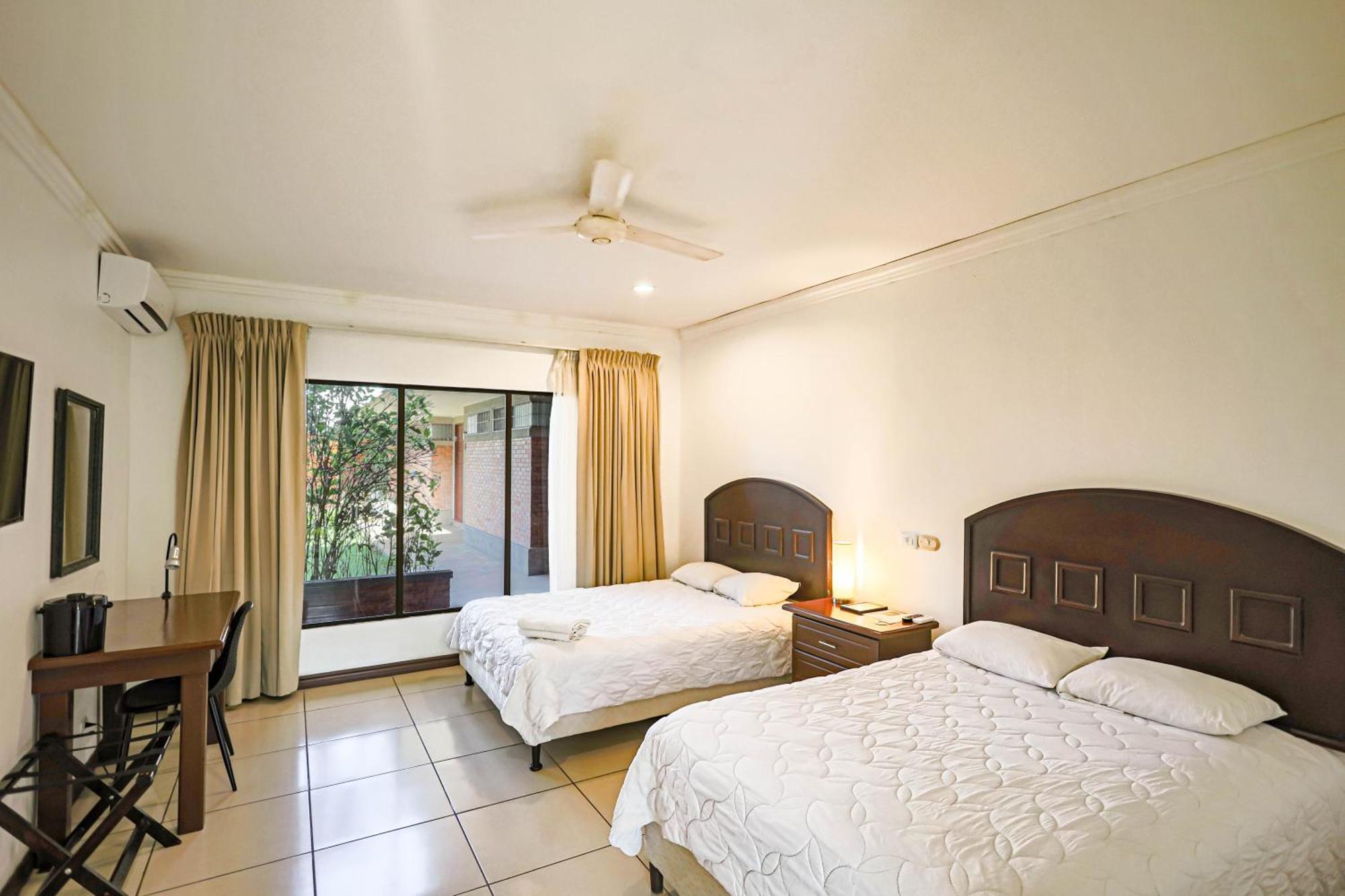 Hotel Cana Brava Inn Canas Exterior photo