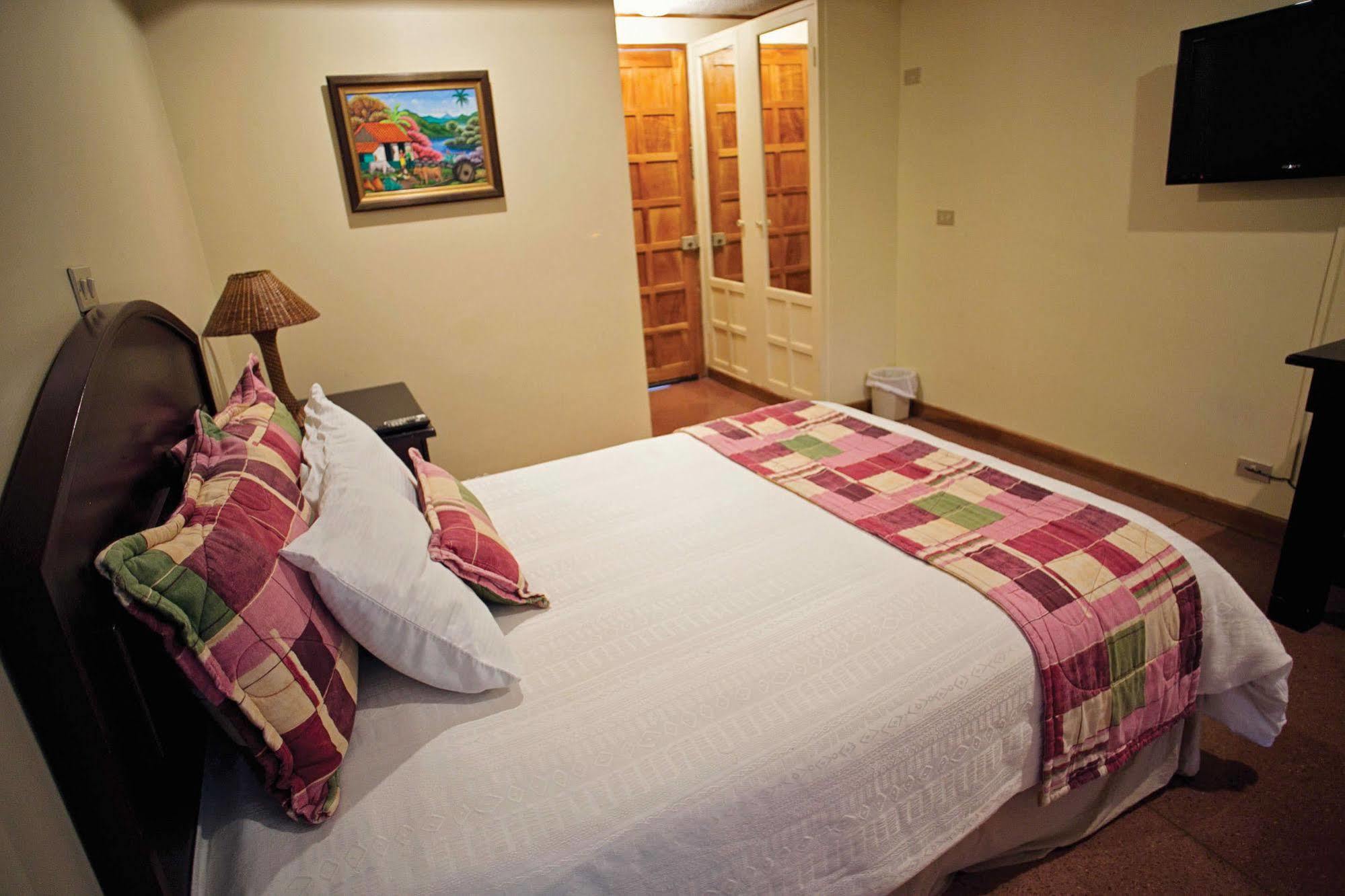 Hotel Cana Brava Inn Canas Exterior photo